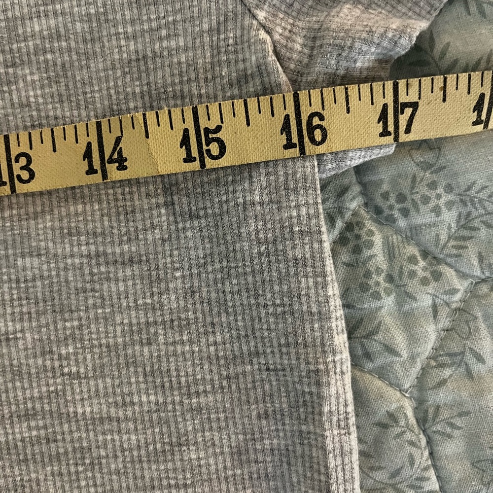 Express Gray Women's Ribbed Top - Picture 7 of 7